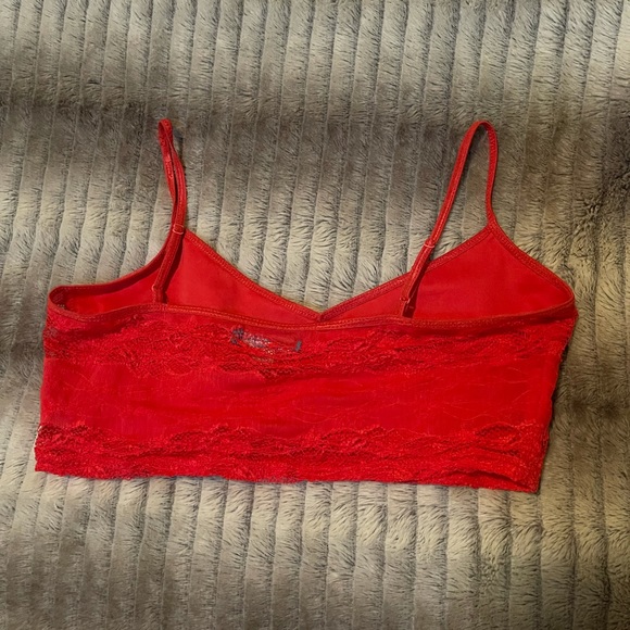 All over lace bra-lette - Picture 2 of 3